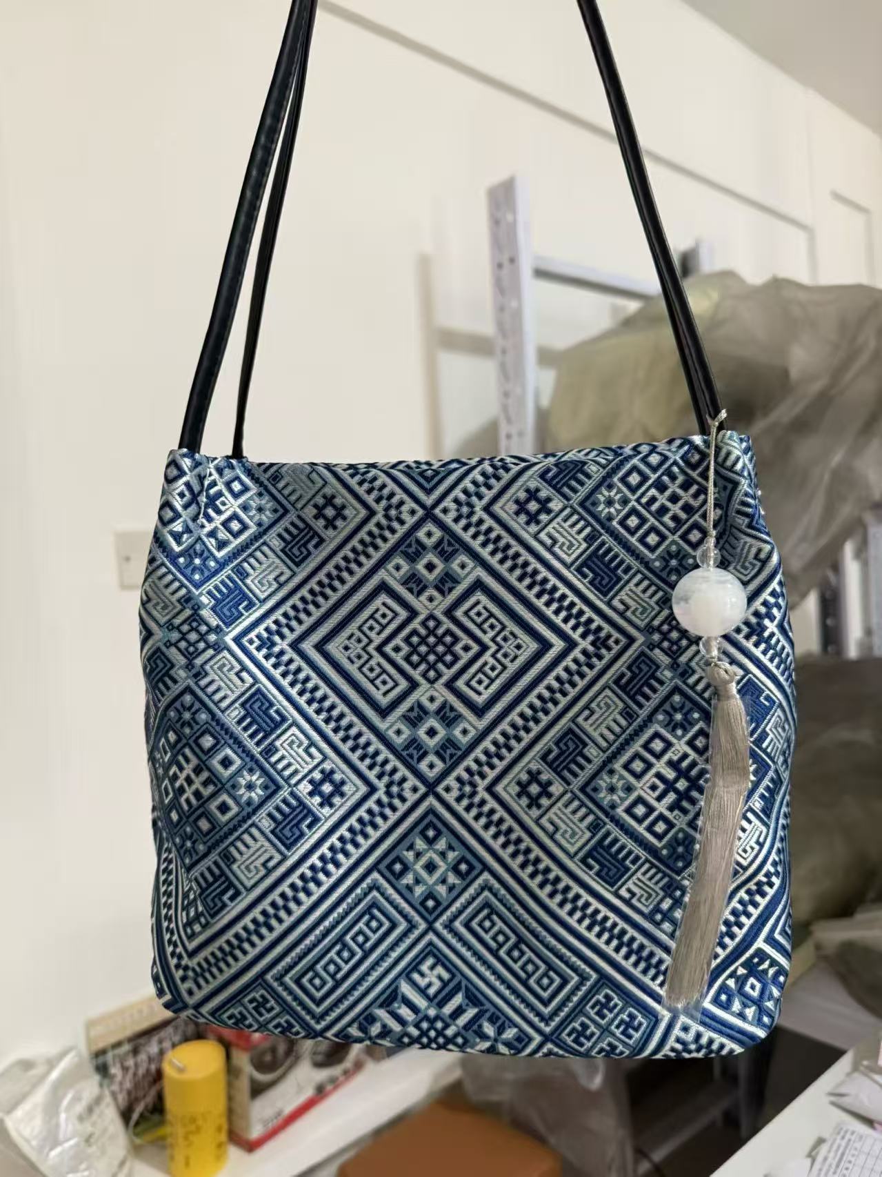 shoulder bag