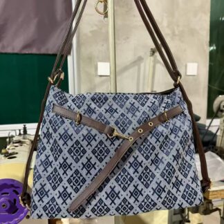 Fashionable Women's Underarm Bag